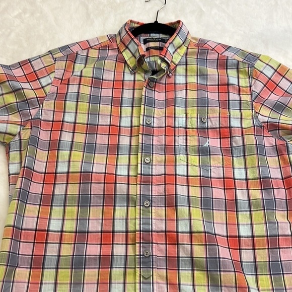 Nautica classic fit plaid shirt with front pocket size L - Picture 4 of 10